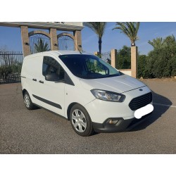 FORD TRANSIT COURIER Van...